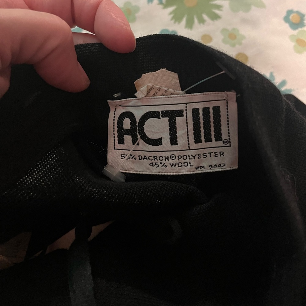 🛑SOLD🛑 Vintage ACT III pants - Picture 2 of 3